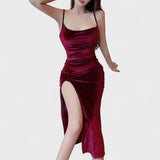 Gabriela – Vestido de Terciopelo con Abertura Lateral que realza tu sensualidad