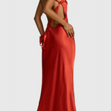 Lucra Vestido Maxi con Tirantes Diagonales y Espalda Descubierta