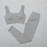 Conjunto deportivo con top y leggings