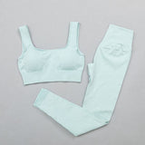 Conjunto deportivo con top y leggings