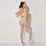 Conjunto deportivo con top y leggings