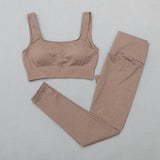Conjunto deportivo con top y leggings