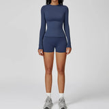Traje deportivo con manga larga y pernera corta