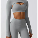 Conjunto deportivo con crop top y chaleco