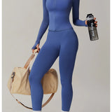 Conjunto deportivo con sudadera y leggings