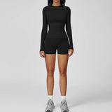 Traje deportivo con manga larga y pernera corta
