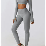 Conjunto deportivo con crop top y chaleco