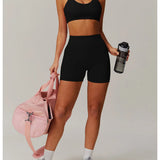 Conjunto deportivo con mallas ciclistas