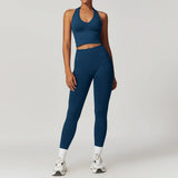 Conjunto deportivo con escote y leggings
