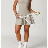 Vestido deportivo con pantalones escondidos