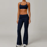 Conjunto deportivo con pantalones de campana