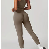 Conjunto con leggings y top sin mangas