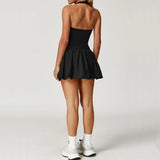 Conjunto deportivo con minifalda y top