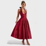 Effie – Vestido Midi Texturizado con Escote Halter que resalta tu feminidad