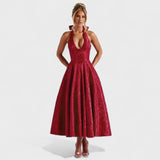 Effie – Vestido Midi Texturizado con Escote Halter que resalta tu feminidad