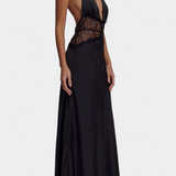 Ashanty – Vestido Largo con Escote Halter que irradia sensualidad refinada