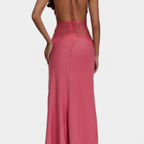Ashanty – Vestido Largo con Escote Halter que irradia sensualidad refinada