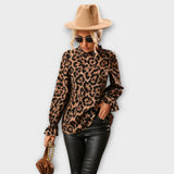 Kayla – Blusa de Leopardo con Cuello Plisado que aporta elegancia salvaje