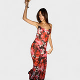 Freya Inferno – Vestido Largo Floral con Espalda Abierta que Realza Tu Sensualidad