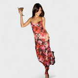 Freya Inferno – Vestido Largo Floral con Espalda Abierta que Realza Tu Sensualidad