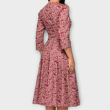Retrozo – Elegante Vestido de Longitud a la Rodilla que Realza tu Estilo Retro