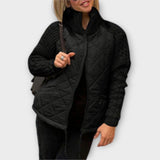 Valerie – Chaqueta de cuello alto que eleva tu estilo